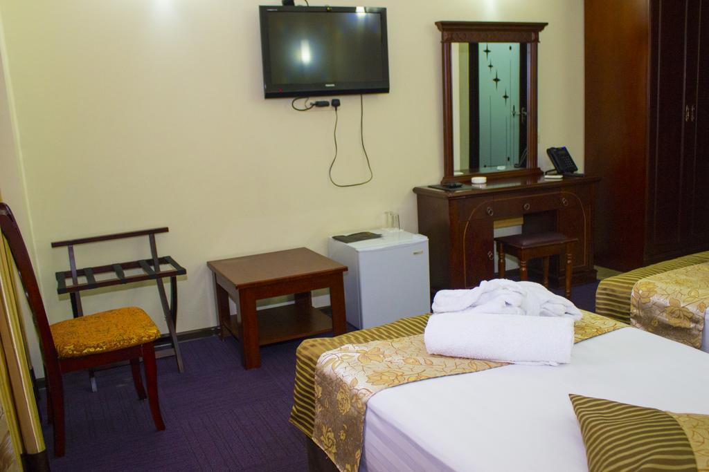 Hotel Vanilla Μπατούμι Δωμάτιο φωτογραφία