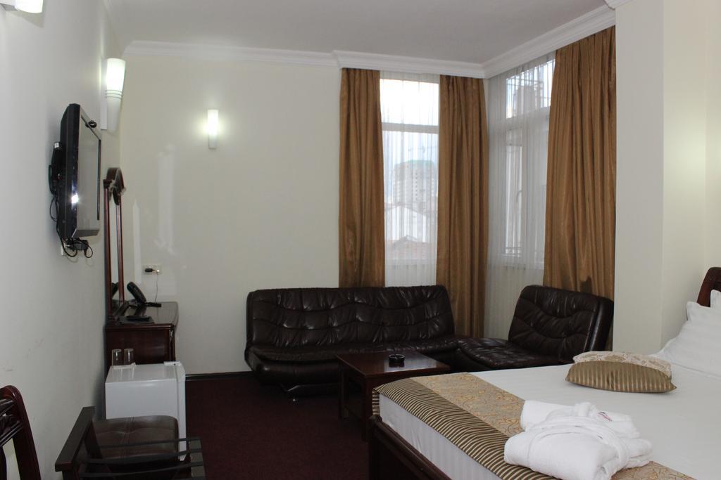 Hotel Vanilla Μπατούμι Δωμάτιο φωτογραφία