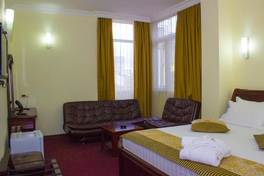 Hotel Vanilla Μπατούμι Δωμάτιο φωτογραφία