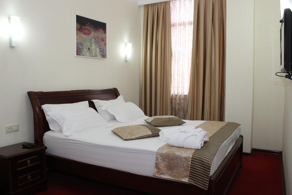 Hotel Vanilla Μπατούμι Δωμάτιο φωτογραφία